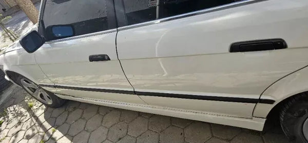 BMW E34 1987-1996 Compatible Body Side Moulding Trim Set 8 Pieces with these Sleek Body Side Moldings