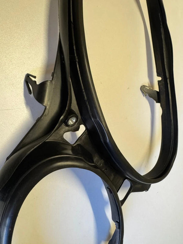 Mercedes-Benz E W211 Compatible Left & Right Headlamp Rubber Gasket A2118200612/0512