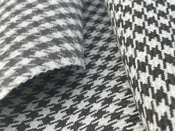 Sitting Embossed Fabric Upholstery Pepita Houndstood for Porsche