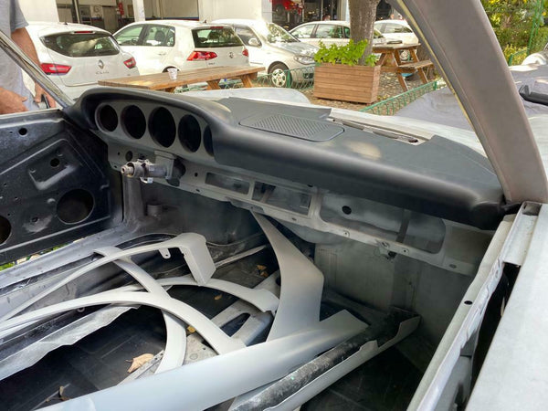 SUNVISOR KNEE PADS DASHBOARD TOP (WITH SPEAKER GRILLE ) PORSCHE 911 1969-1975