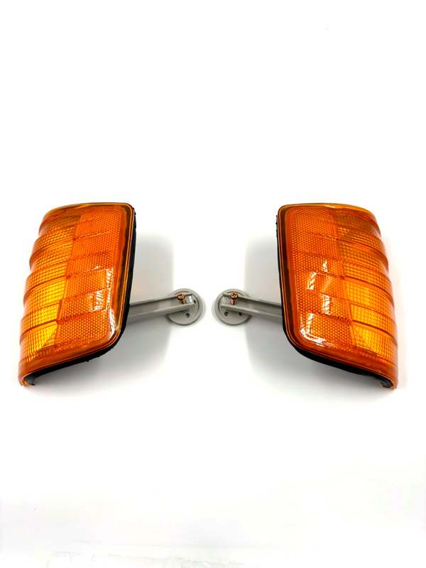 Mercedes-Benz W201 US USA Compatible Turn Signal Light Set Yellow R+L 82-93 2018260043
