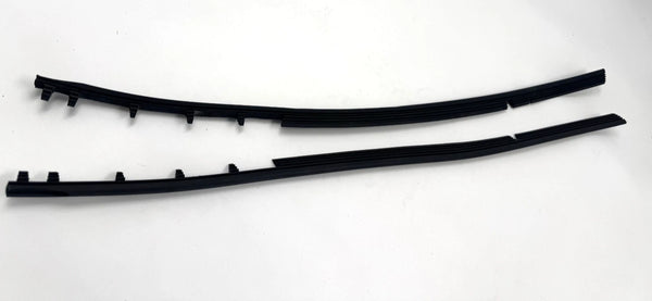 Mercedes-Benz W202 97-00 Compatible Headlight Upper Seal Right + Left Set 2028261780 2028261880